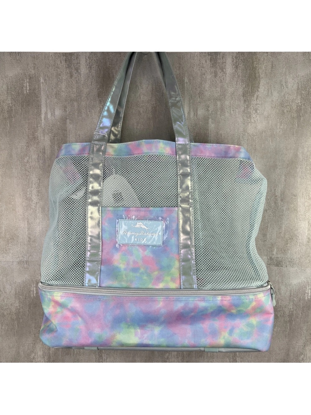 Tommy Bahama PB5 Kids Mesh Tote with Insulated Zipper Bottom Sunglasses Included